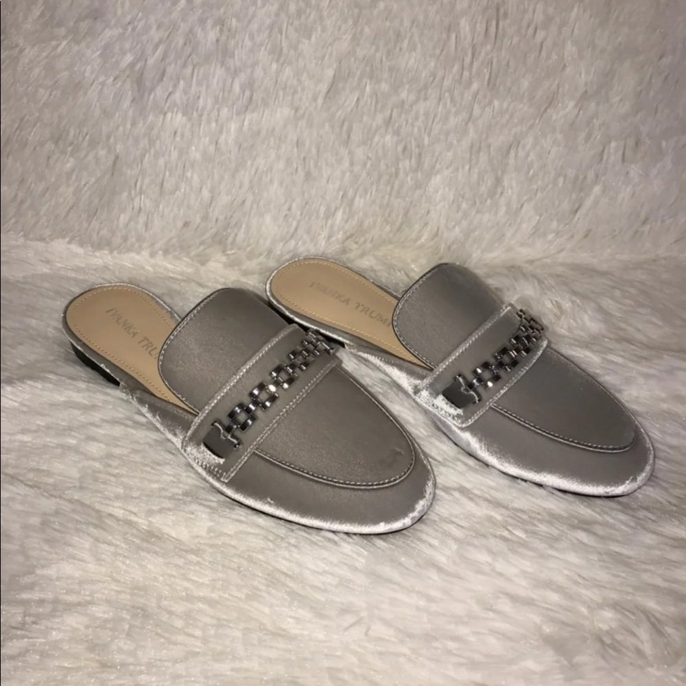 IVANKA TRUMP - Warda Mules Silver, Size 6.5 M